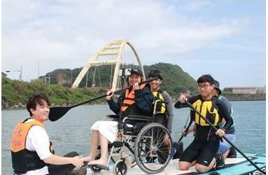 頸椎的脊髓損傷患者全程開直播，分享下水初體驗。（圖／官方提供）